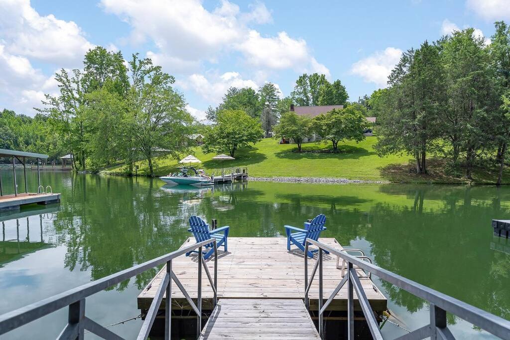 Rustic Cabin, Dock, Firepit, Kayaks & Games Winchester Eksteriør bilde