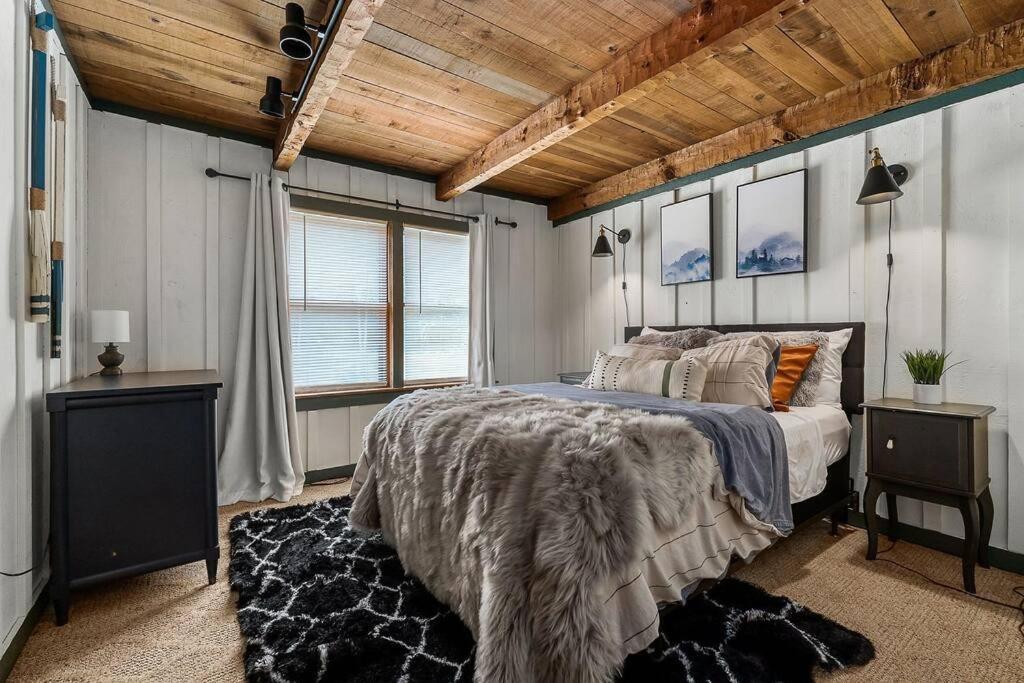 Rustic Cabin, Dock, Firepit, Kayaks & Games Winchester Eksteriør bilde