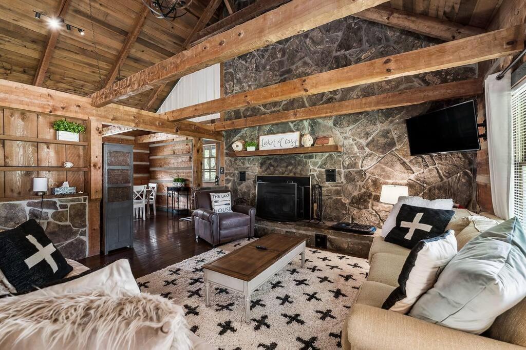 Rustic Cabin, Dock, Firepit, Kayaks & Games Winchester Eksteriør bilde