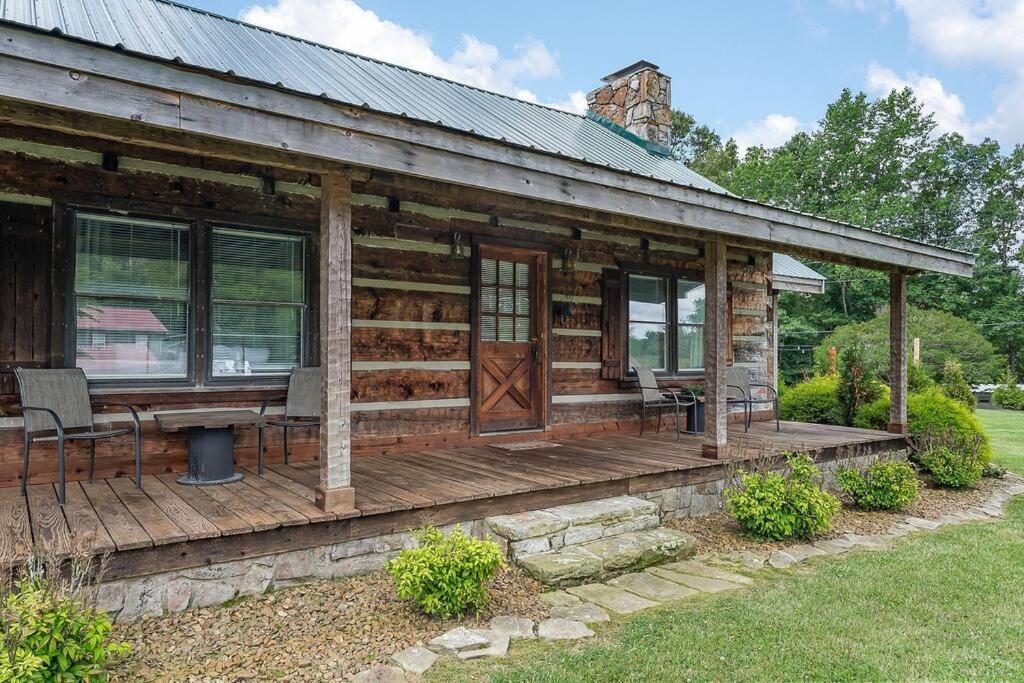 Rustic Cabin, Dock, Firepit, Kayaks & Games Winchester Eksteriør bilde