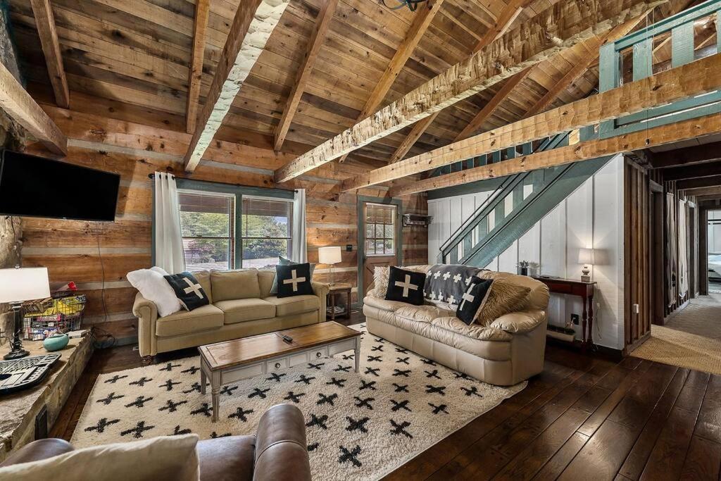 Rustic Cabin, Dock, Firepit, Kayaks & Games Winchester Eksteriør bilde